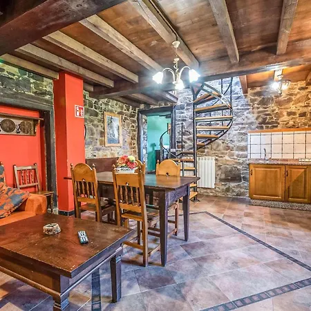 Apartment Gorgeous In Fonsagrada With Kitchen